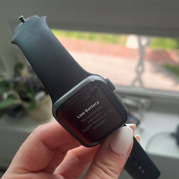 Apple Watch Series 4 - Picture 3 of 12